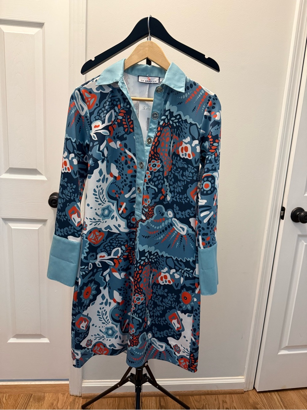 CK Bradley Button-Front Floral Print Tunic in Light Teal & Coral